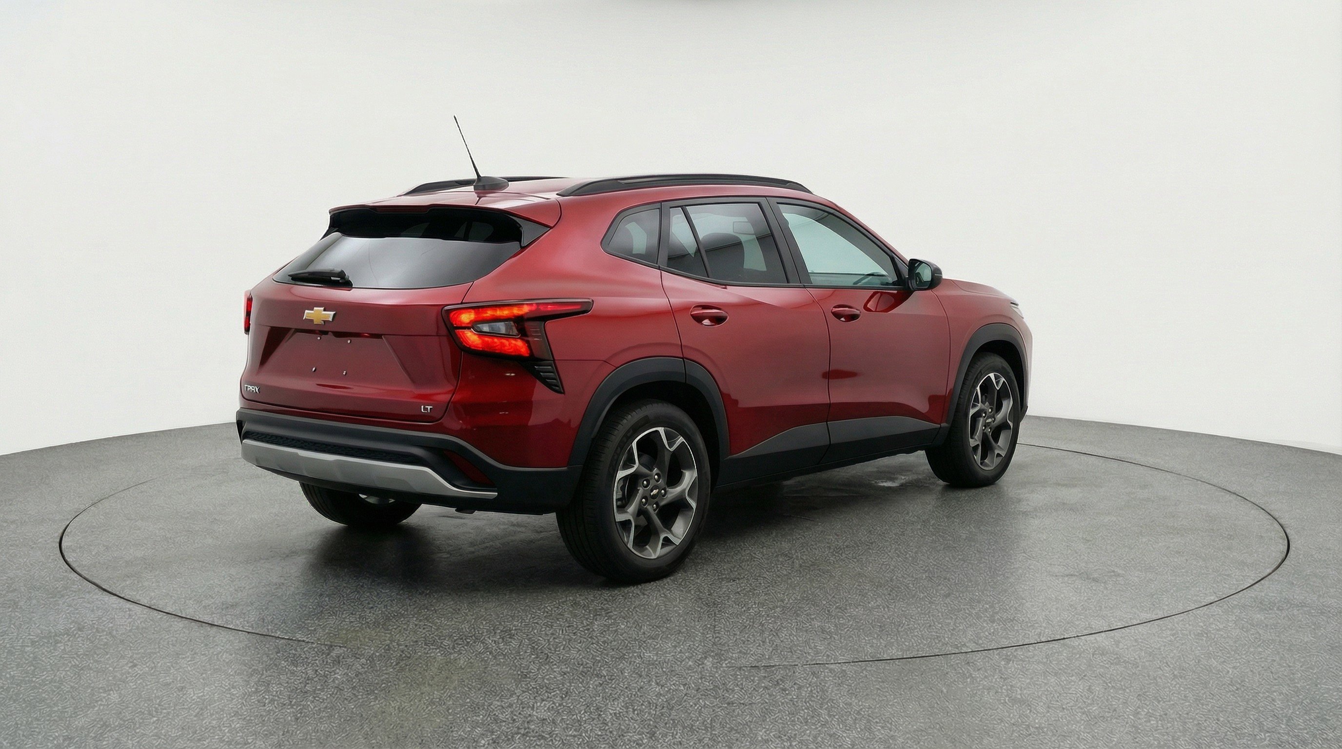 Used 2025 Chevrolet Trax LT w/ LT Convenience Package image 9