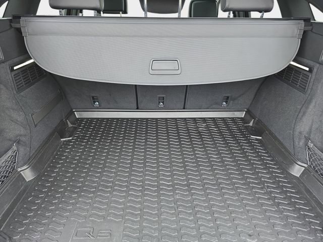 Used 2023 Audi Q5 2.0T Premium w/ Convenience Package image 14