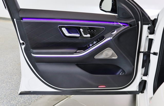 Used 2023 Mercedes-Benz S 580 4MATIC Sedan w/ AMG Line image 23