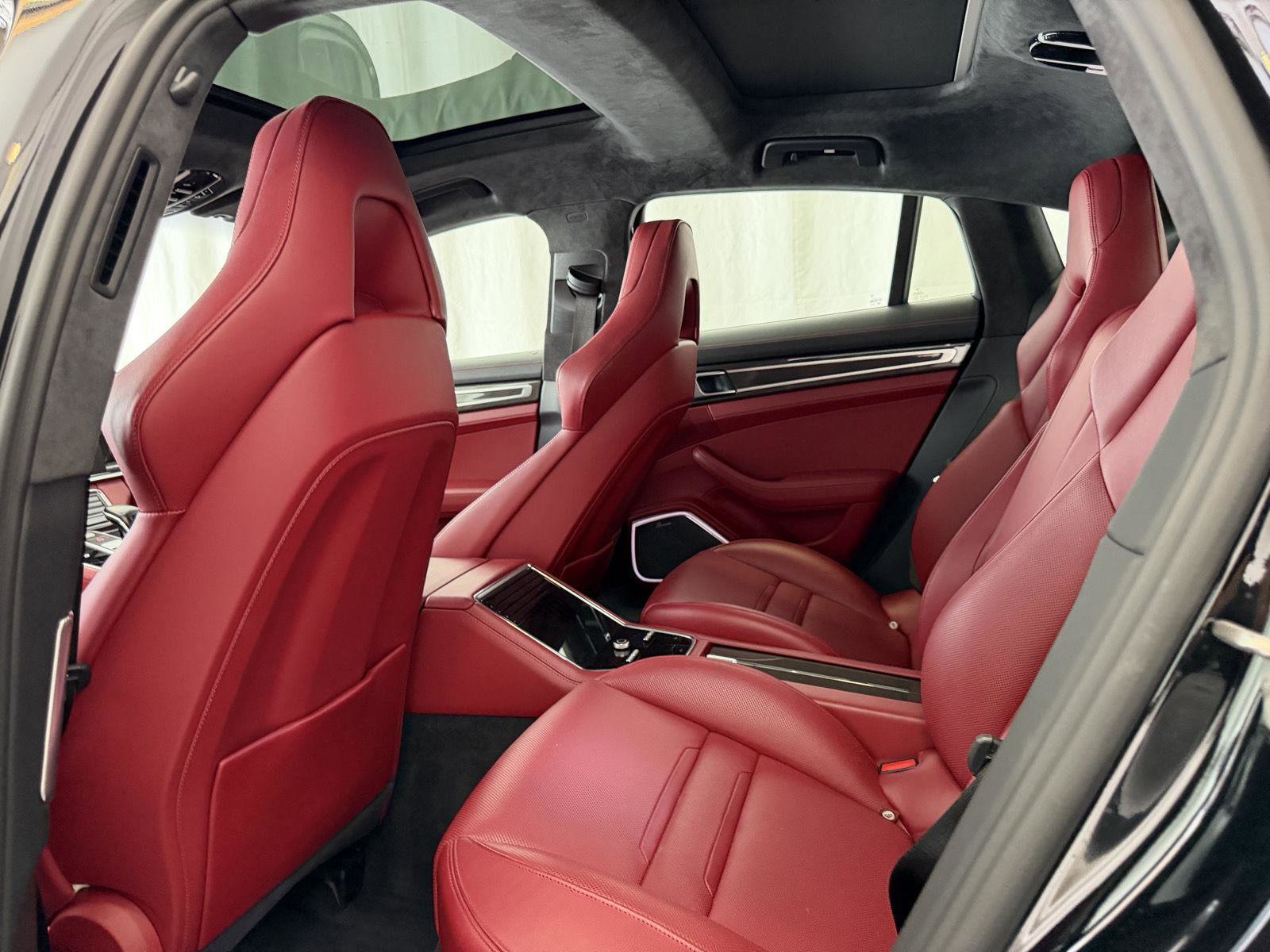 Used 2022 Porsche Panamera Turbo S image 24