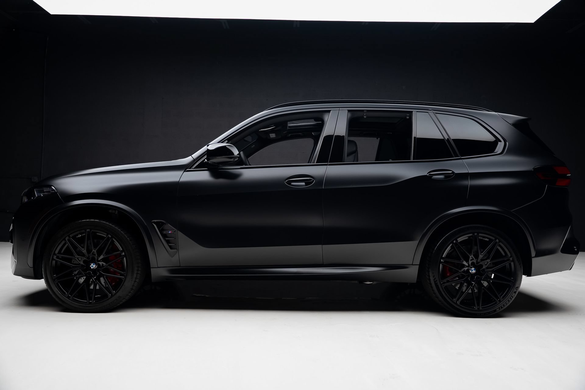 Used 2024 BMW X5 M Competition w/ Executive Package AWD/4WD image 18