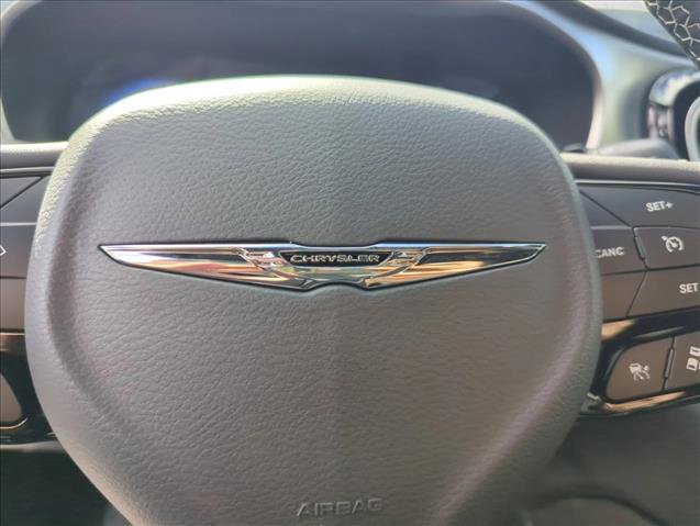 New 2026 Chrysler Pacifica Limited image 19