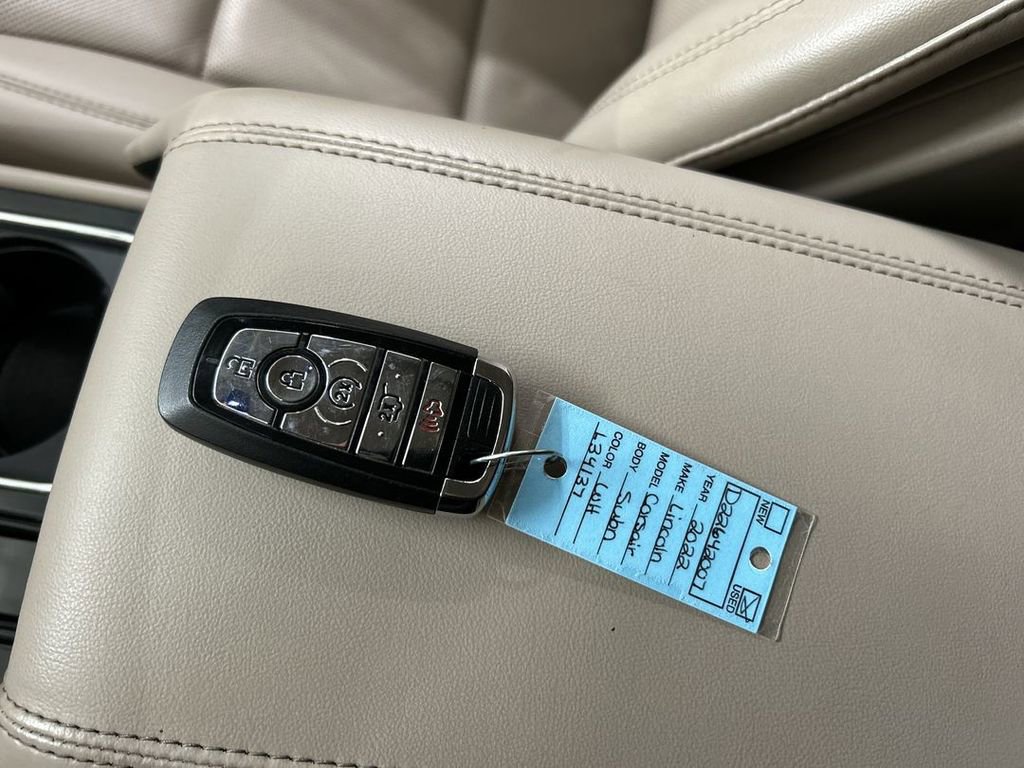 Used 2022 Lincoln Corsair Standard w/ Premium Package image 12