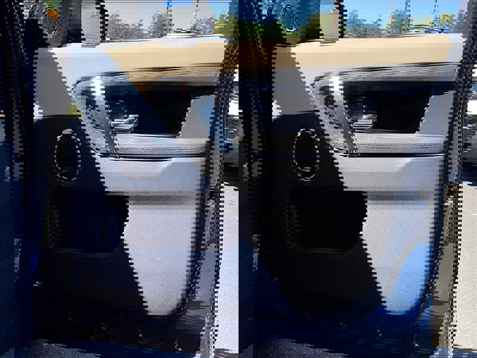 Used 2025 Land Rover Discovery Sport S image 23