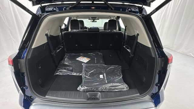 New 2026 Nissan Pathfinder SL image 15