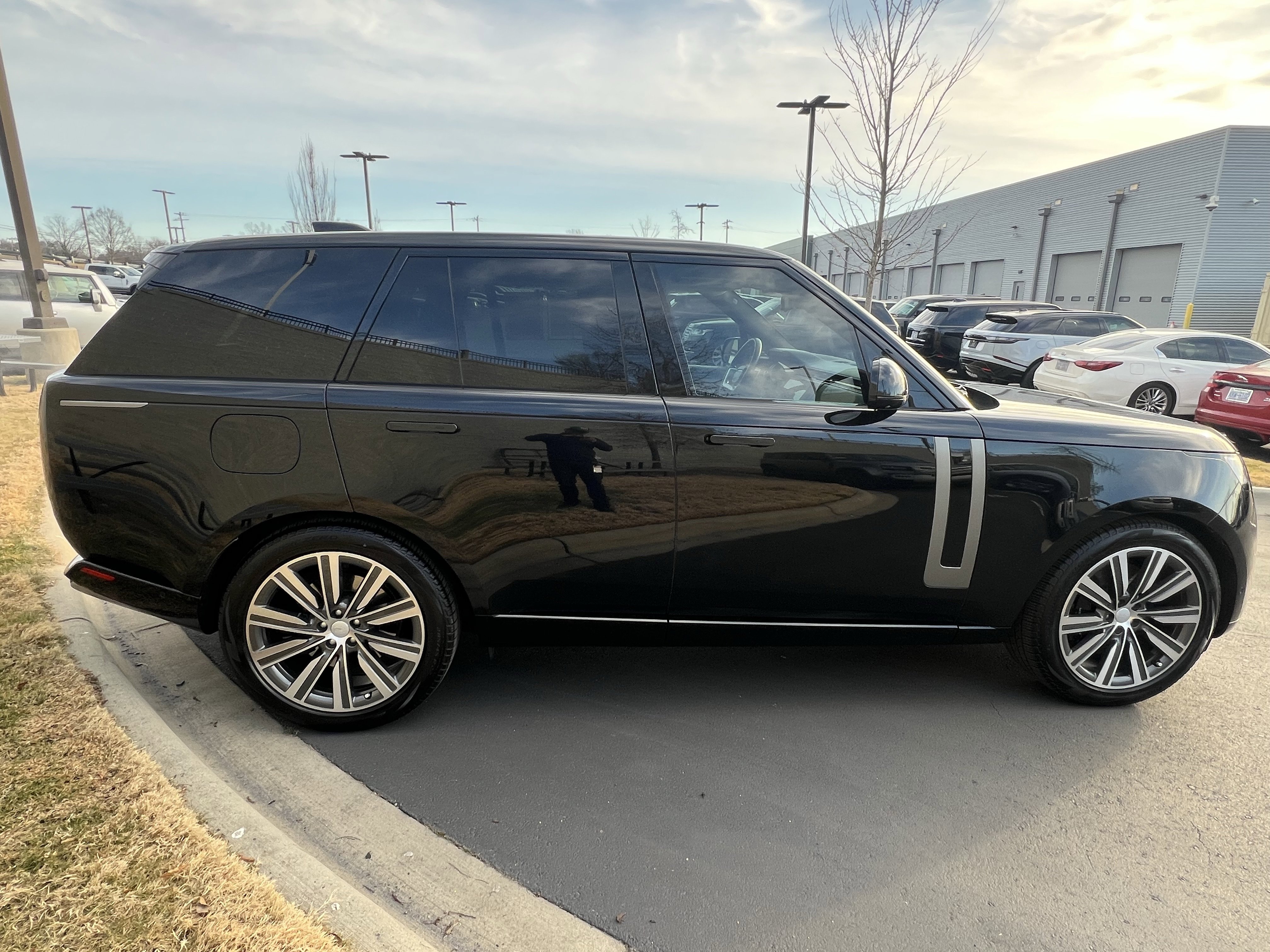 Certified 2023 Land Rover Range Rover SE image 8