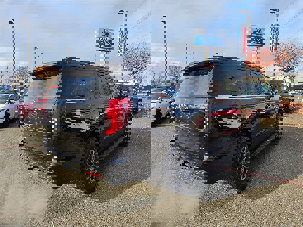 Used 2025 Ford Expedition Max Active image 5