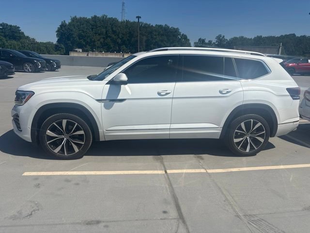 Used 2024 Volkswagen Atlas SEL Premium R-Line AWD/4WD image 2