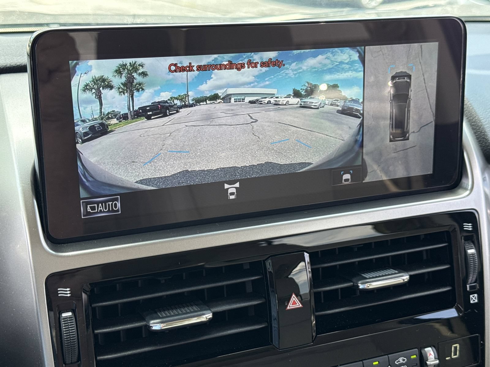 Used 2023 Lexus GX 460 Luxury w/ Sport Design Package AWD/4WD image 22