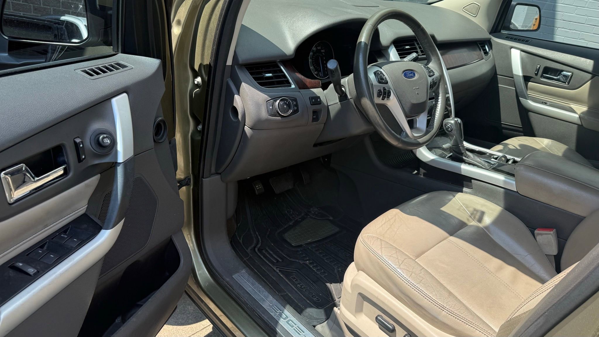 Used 2013 Ford Edge Limited w/ Driver Entry Pkg FWD image 25