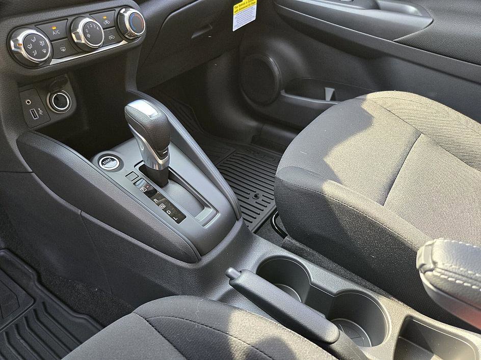 New 2025 Nissan Kicks Play S image 15