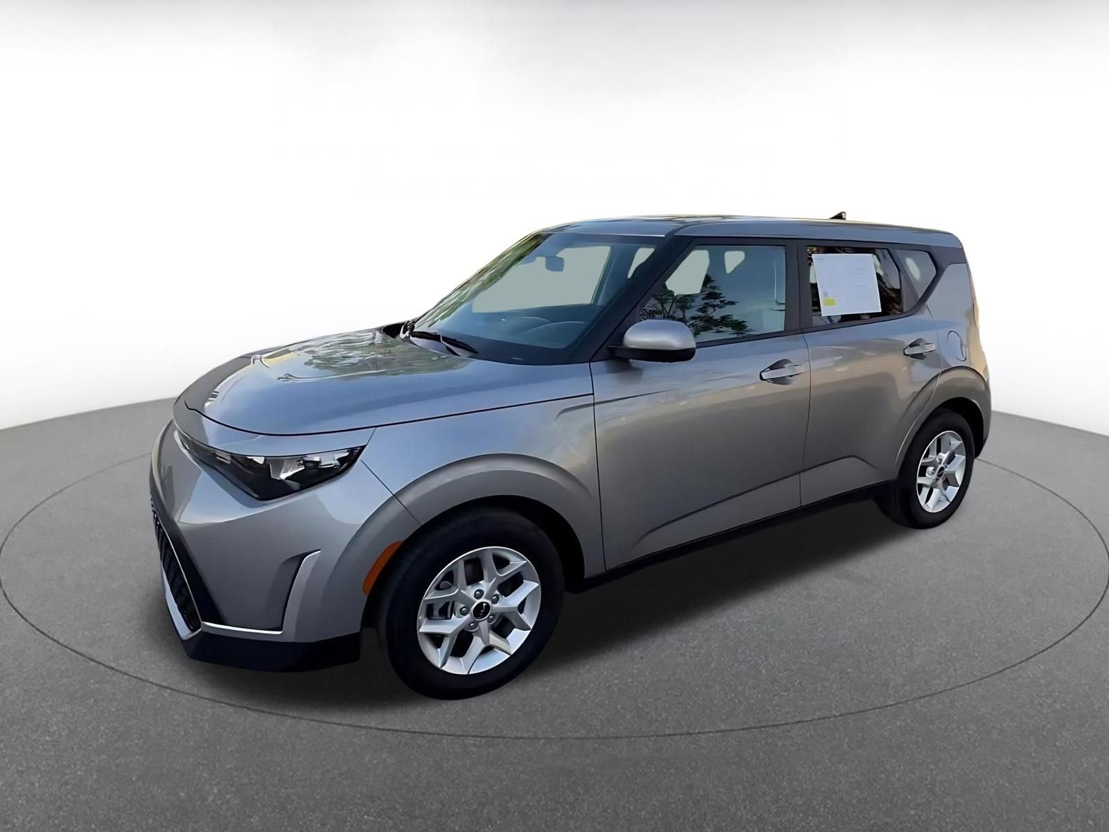 Used 2025 Kia Soul LX w/ LX Technology Package image 8