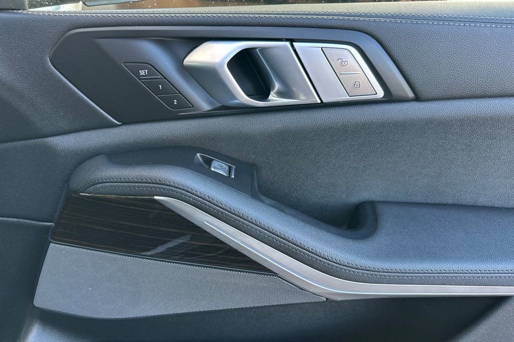 Used 2020 BMW X7 xDrive40i w/ Parking Assistance Package image 20