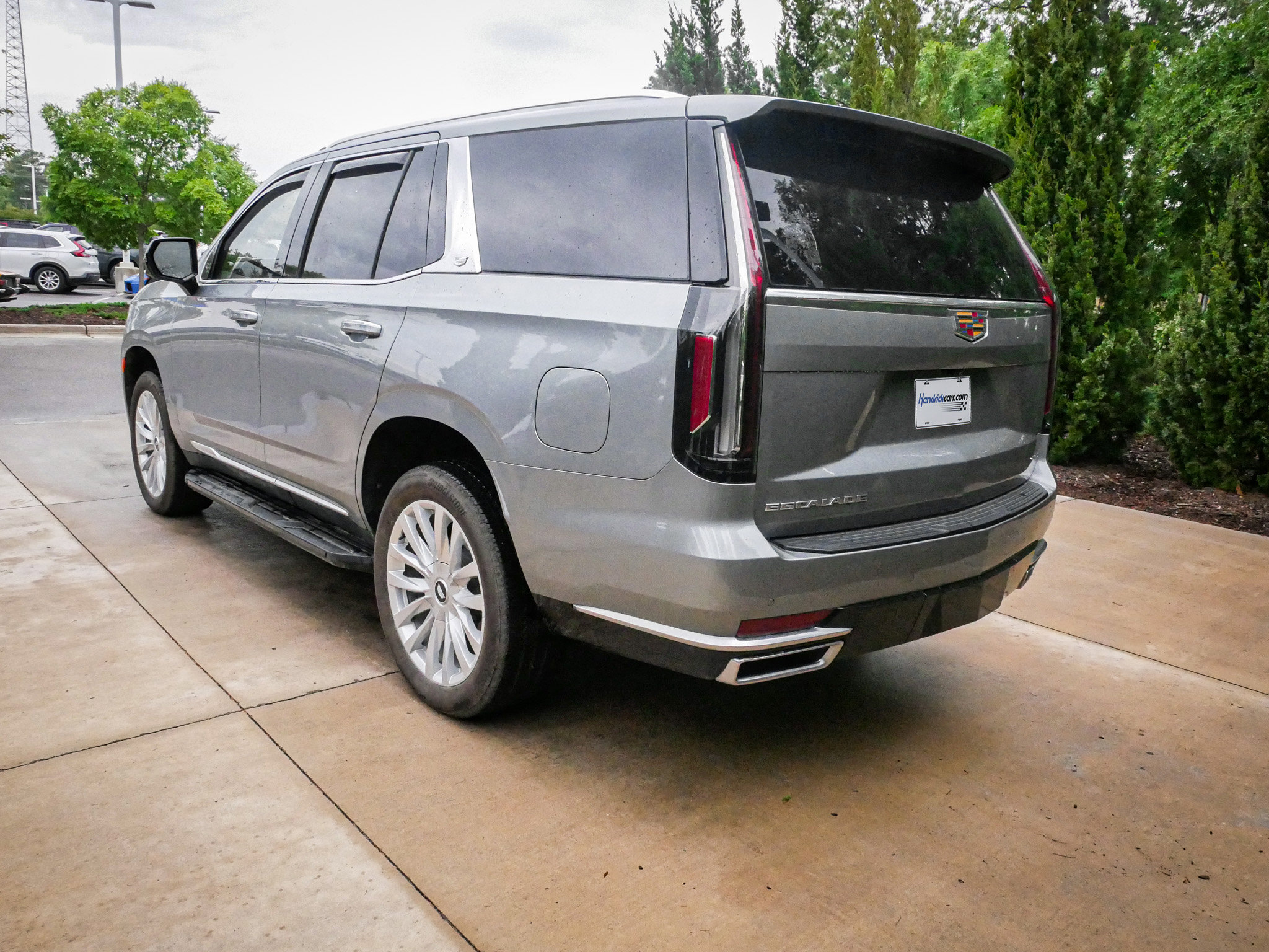 Used 2024 Cadillac Escalade Luxury AWD/4WD image 9