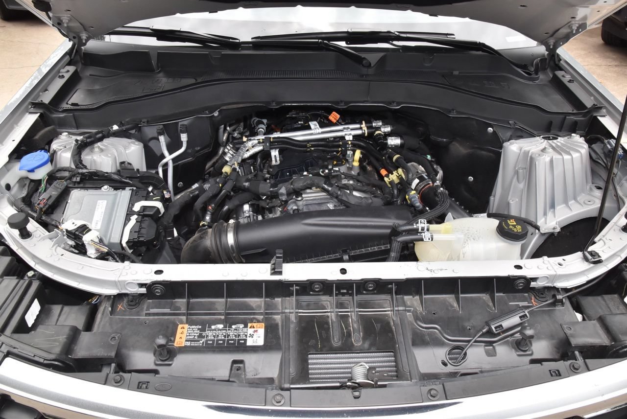 Certified 2025 Ford Explorer Active RWD image 38