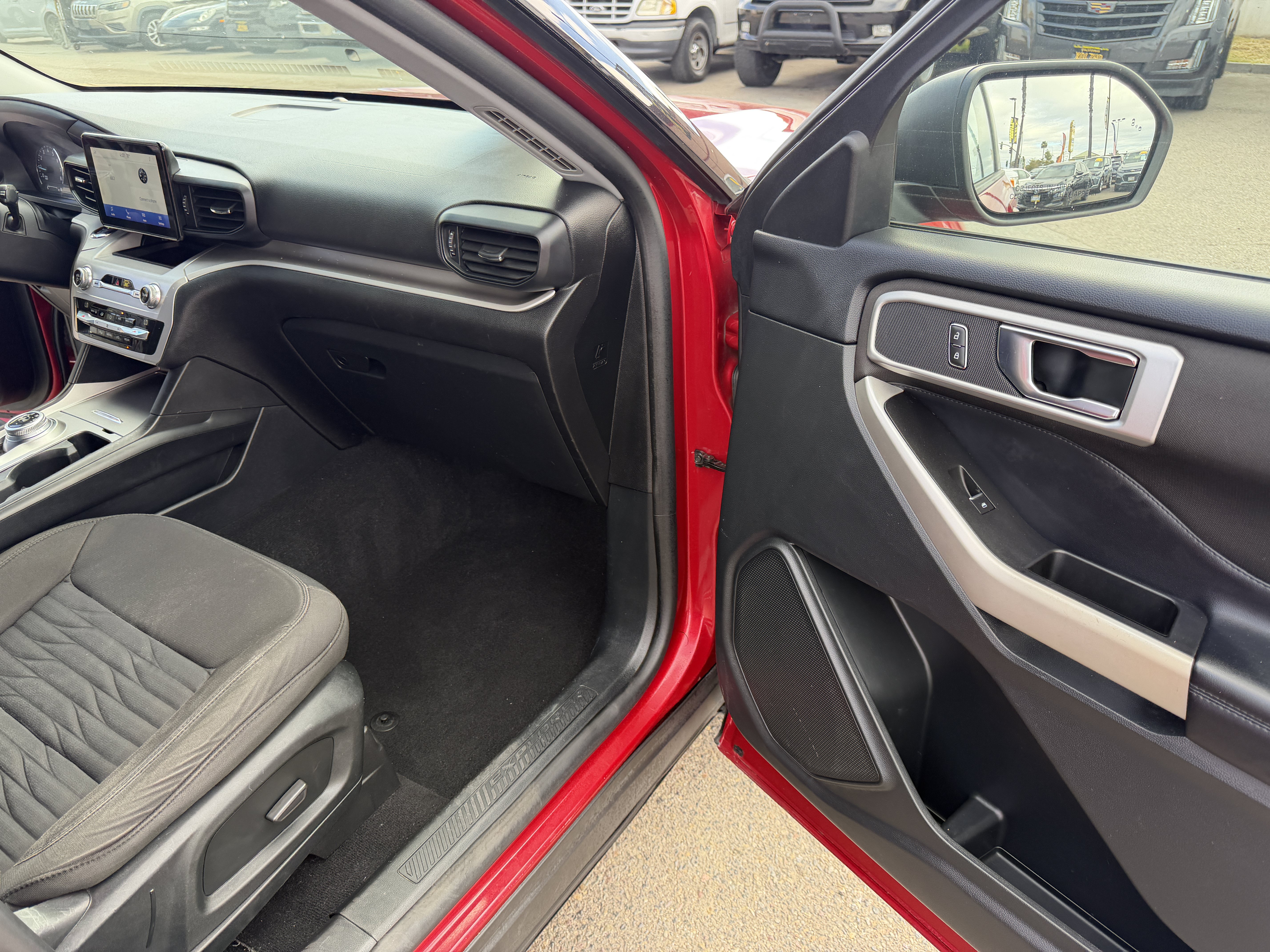 Used 2020 Ford Explorer XLT RWD image 18