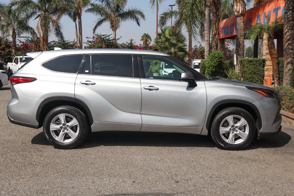 Used 2021 Toyota Highlander L FWD image 10