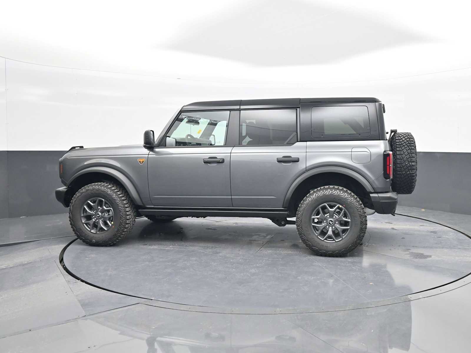 New 2025 Ford Bronco Badlands image 5