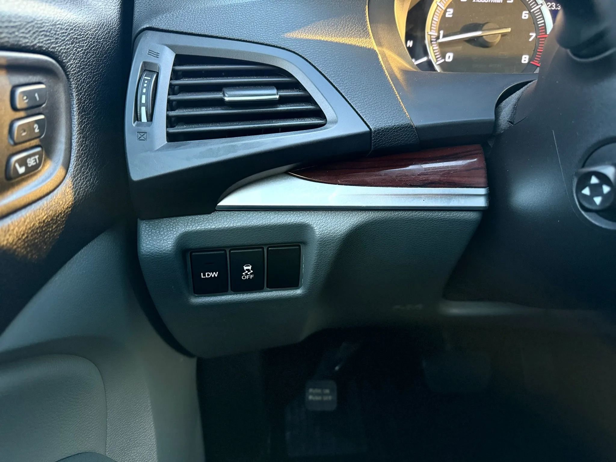 Used 2015 Acura MDX FWD w/ Tech & Entertainment image 34