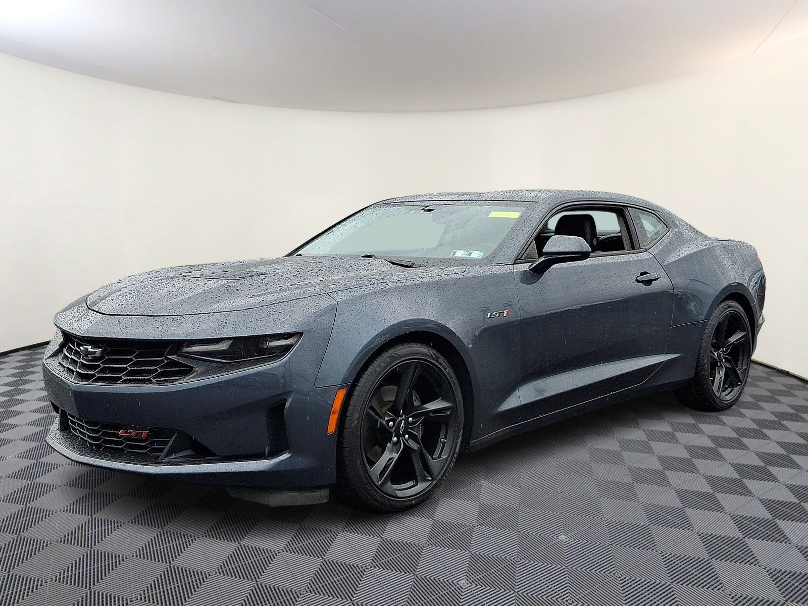 Used 2020 Chevrolet Camaro LT w/ Technology Package RWD image 3