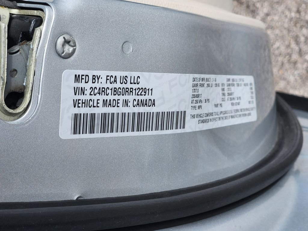 Used 2024 Chrysler Pacifica Touring-L image 33