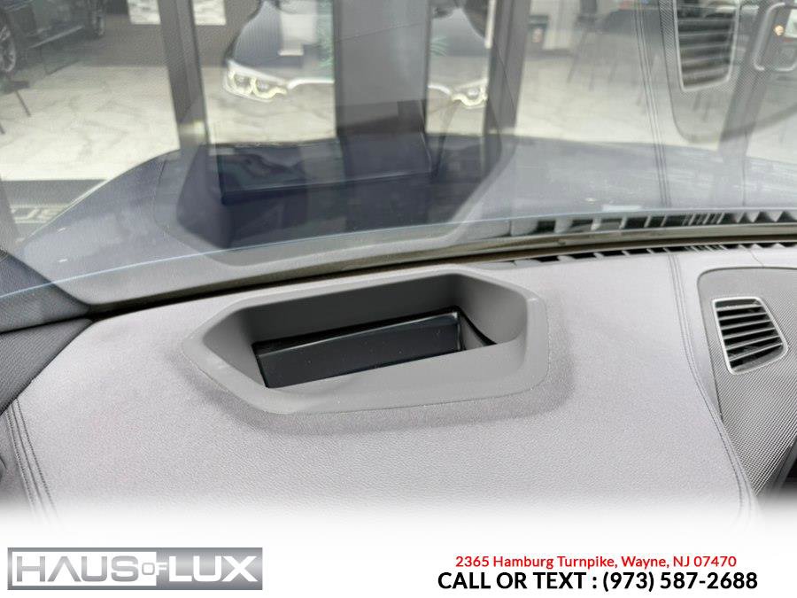 Used 2018 BMW 540i xDrive image 40