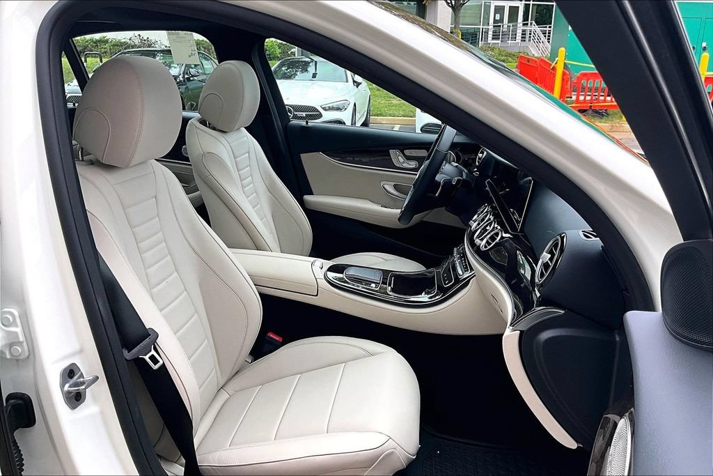 Used 2022 Mercedes-Benz E 350 4MATIC Sedan w/ Driver Assistance Package image 7