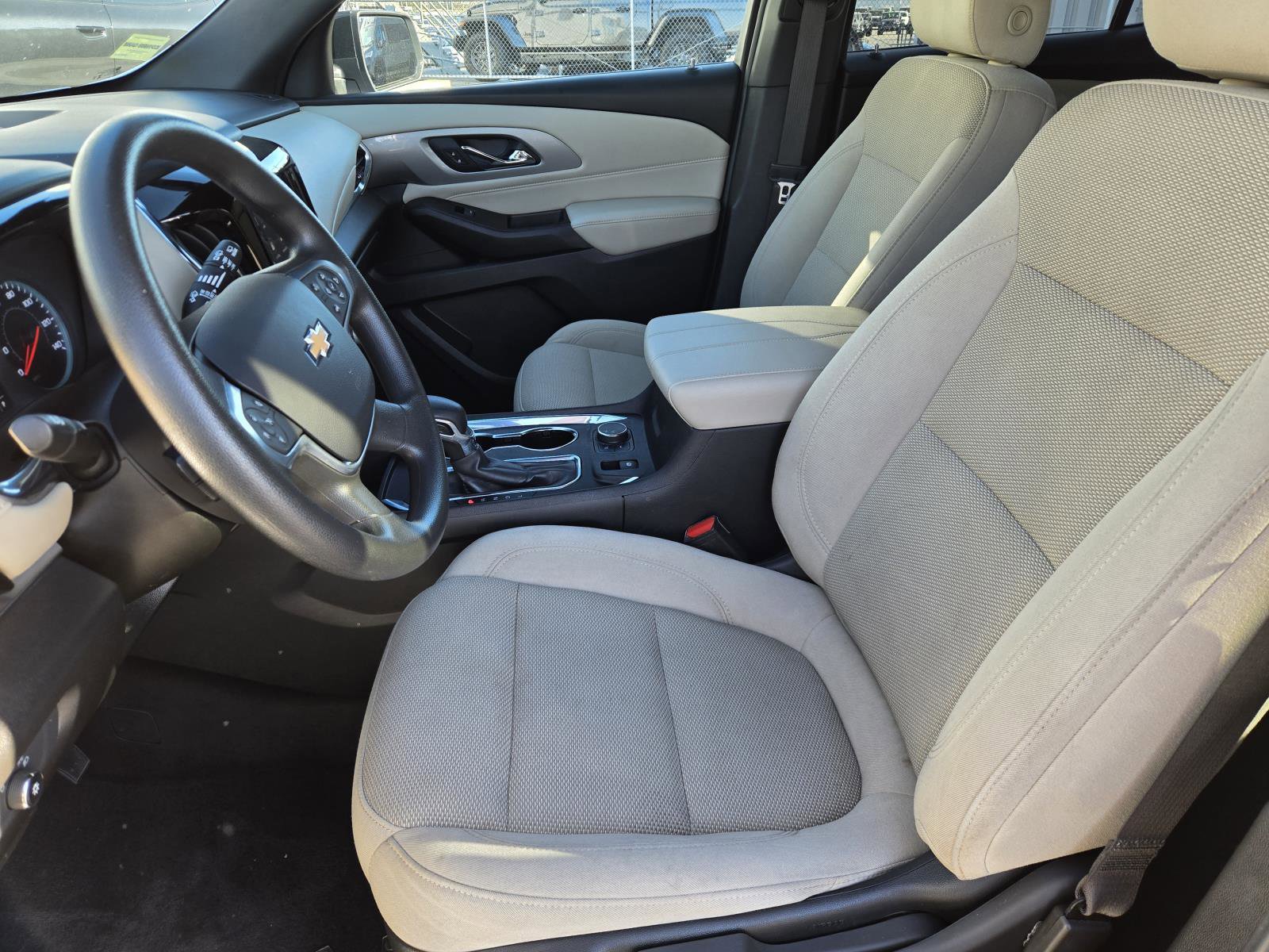 Used 2023 Chevrolet Traverse LS image 21