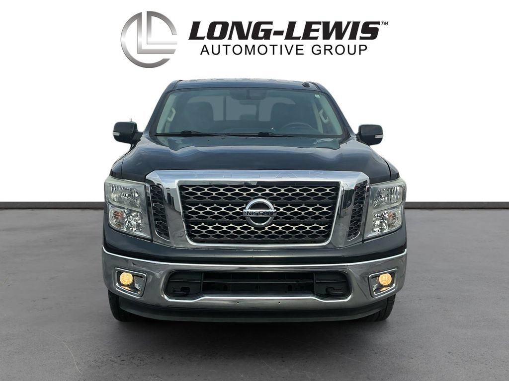 Used 2017 Nissan Titan 4x4 Crew Cab image 11