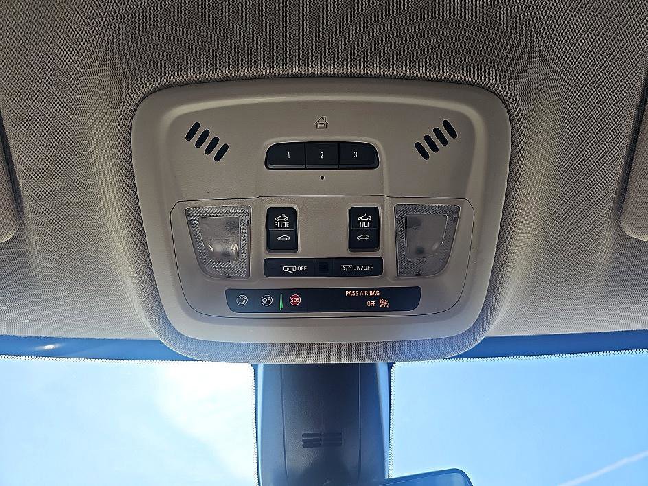 Used 2021 Chevrolet Traverse Premier w/ Redline Edition image 28