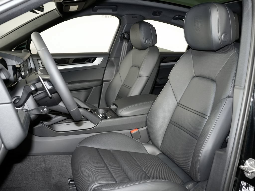 New 2026 Porsche Cayenne Coupe AWD/4WD image 5