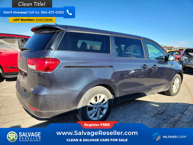Used 2017 Kia Sedona LX image 4