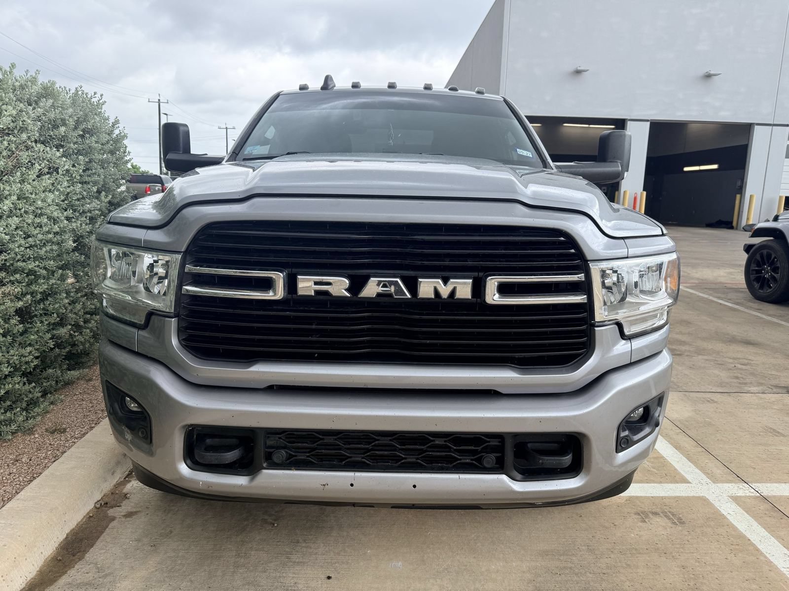 Used 2020 RAM 3500 Lone Star w/ Level 1 Equipment Group AWD/4WD image 2