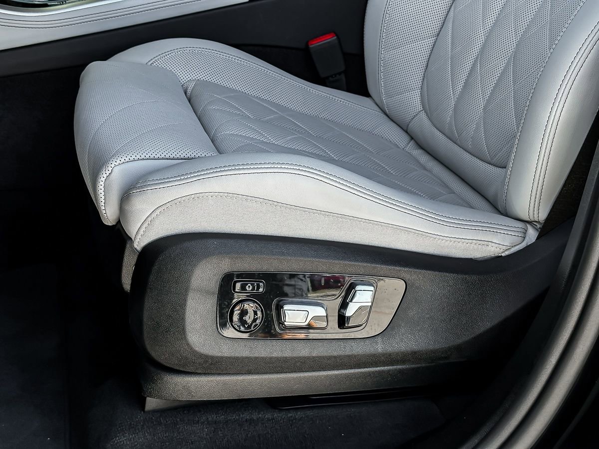 New 2025 BMW X5 sDrive40i w/ Climate Comfort Package image 13