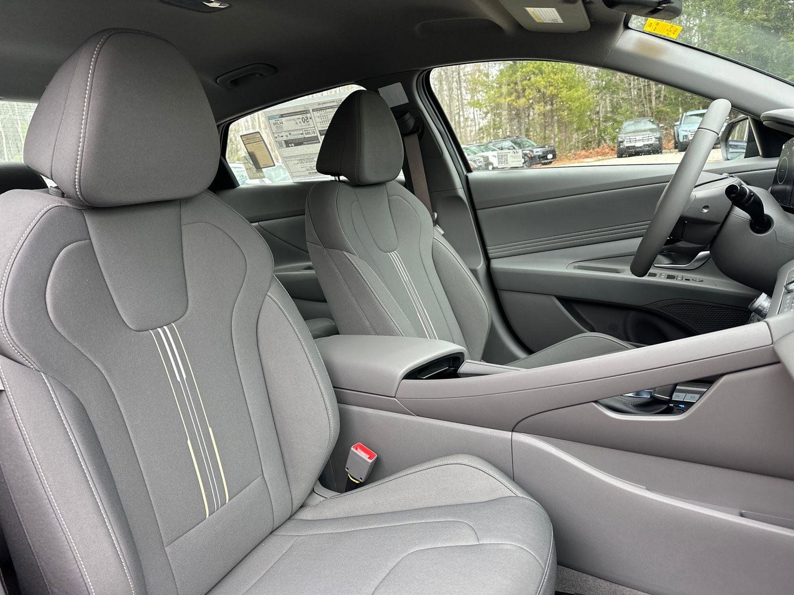 New 2025 Hyundai Elantra SEL image 12