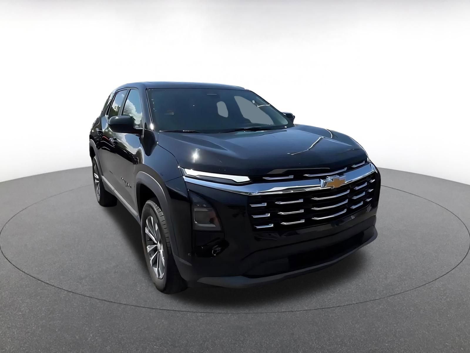 Used 2025 Chevrolet Equinox LT AWD/4WD image 3