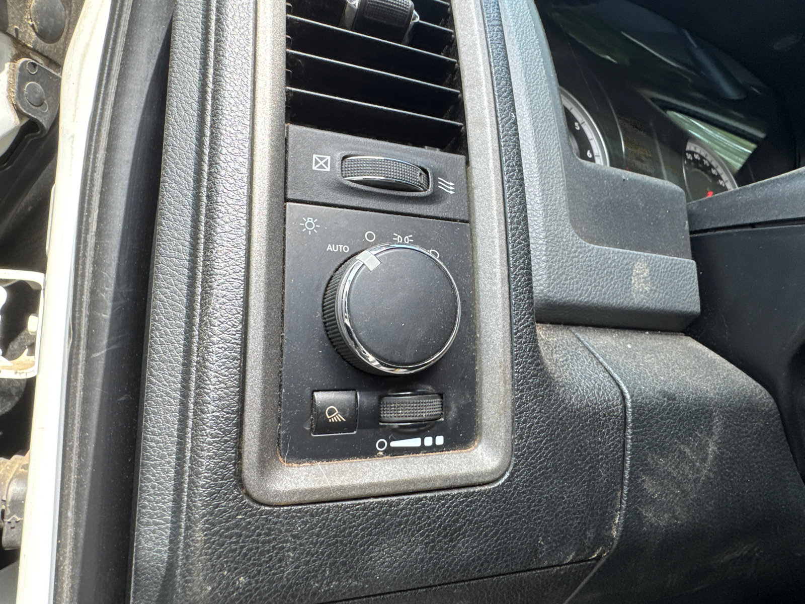 Used 2015 RAM 2500 Tradesman w/ Chrome Appearance Group AWD/4WD image 31