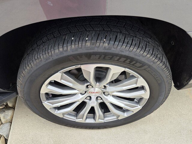 Used 2022 GMC Yukon SLT w/ SLT Luxury Package RWD image 28
