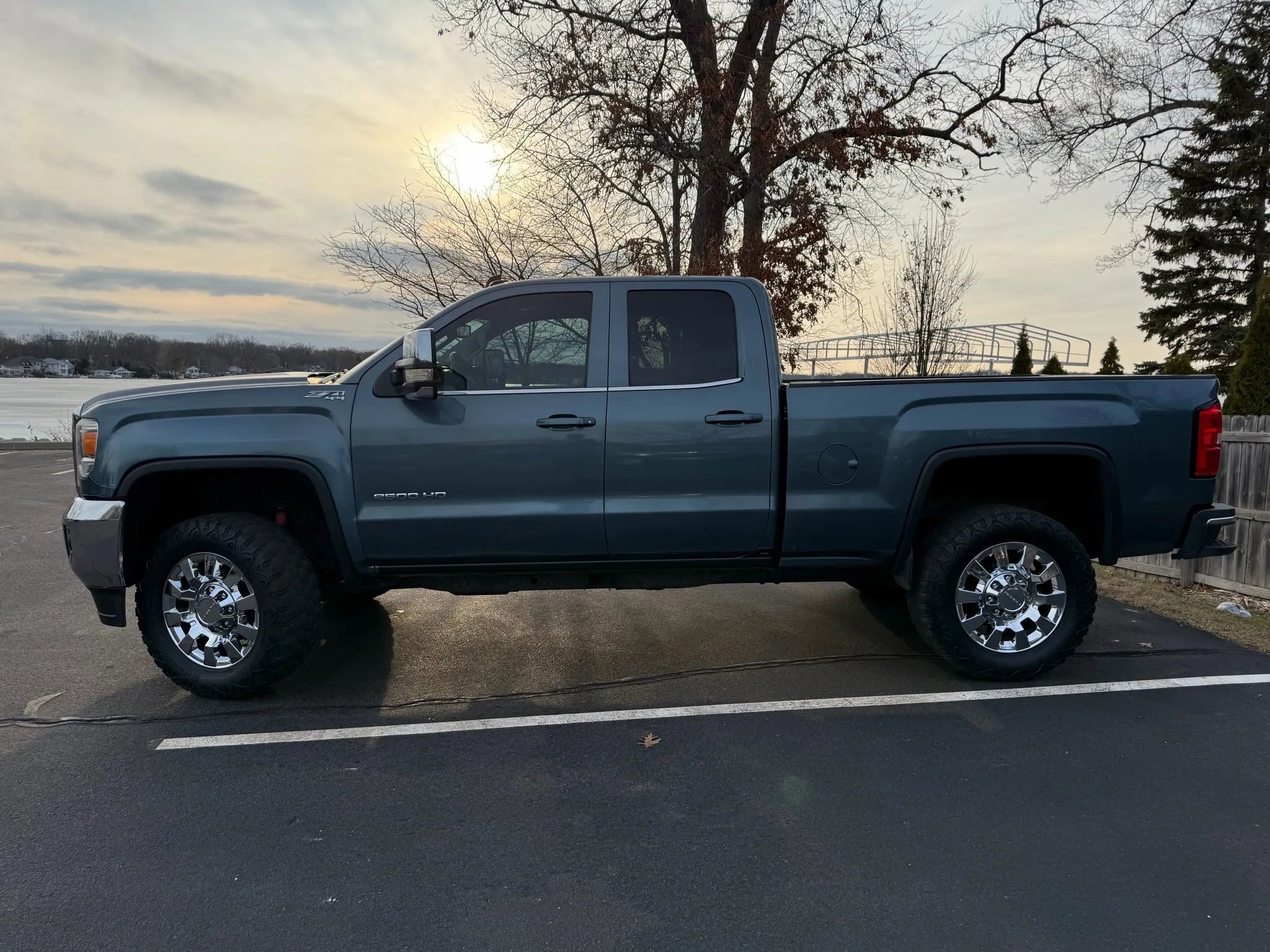 Used 2015 GMC Sierra 2500 SLE w/ SLE Preferred Package image 8