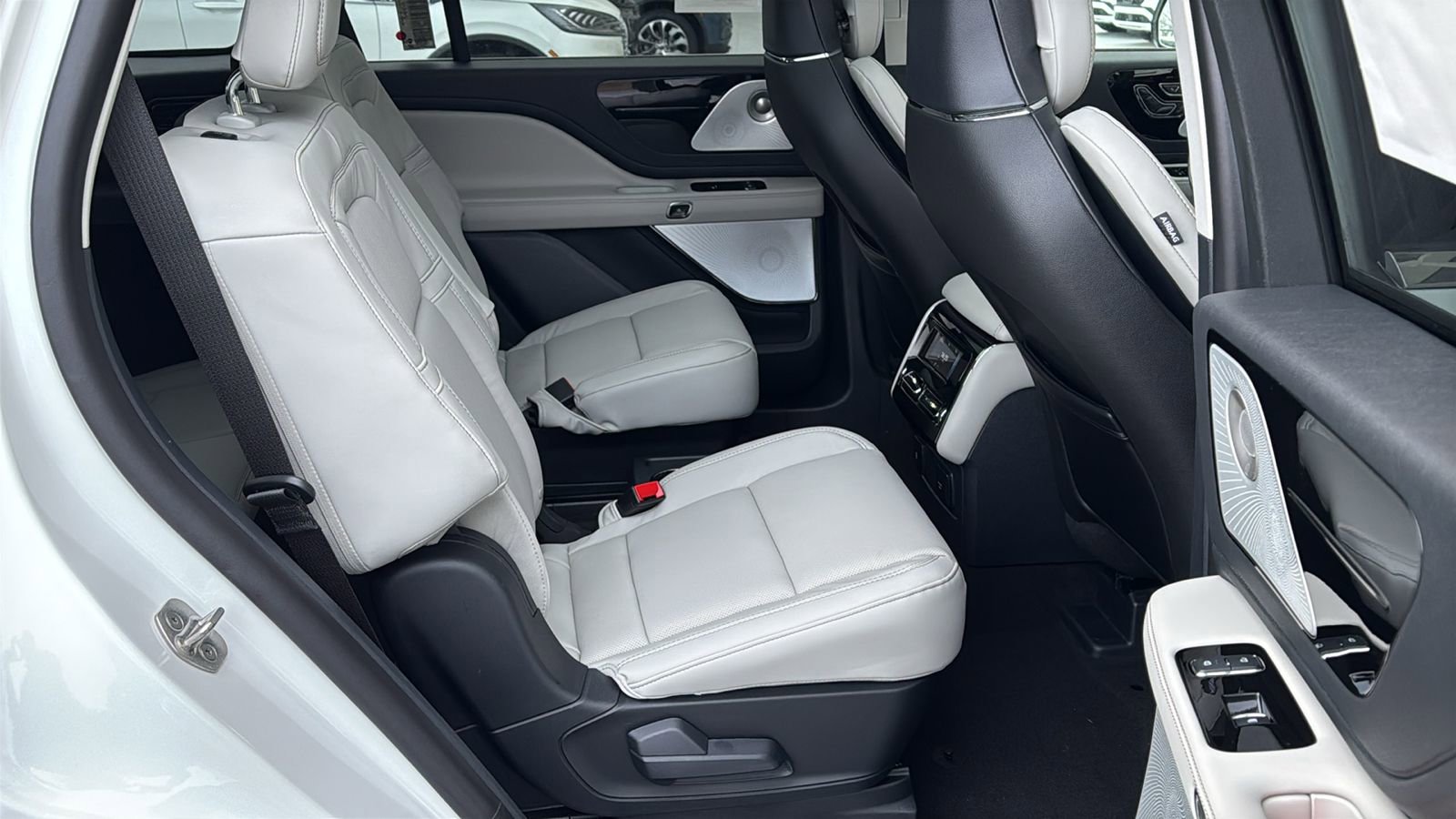 New 2026 Lincoln Aviator Reserve image 11