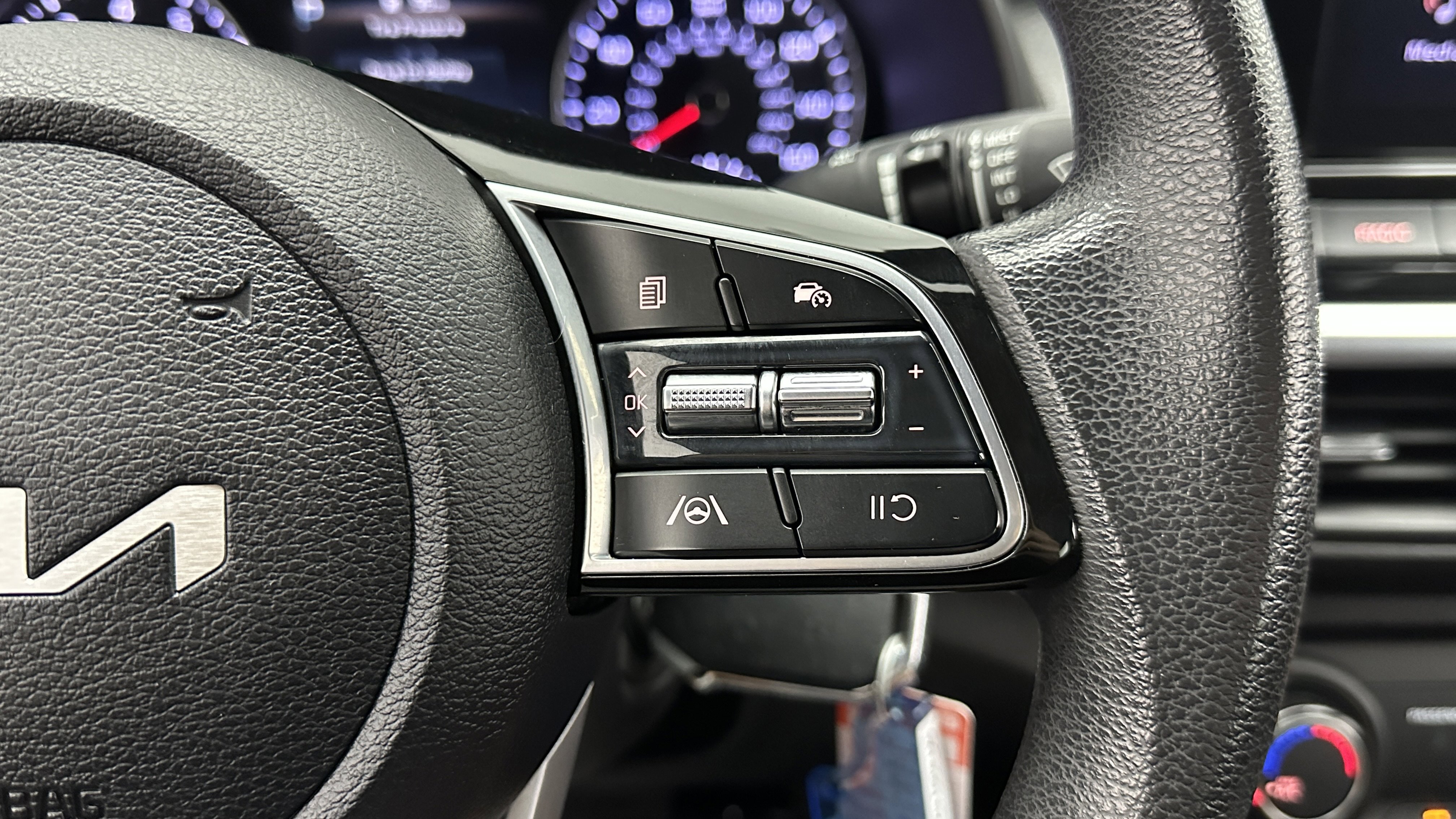 Used 2022 Kia Forte LXS image 18