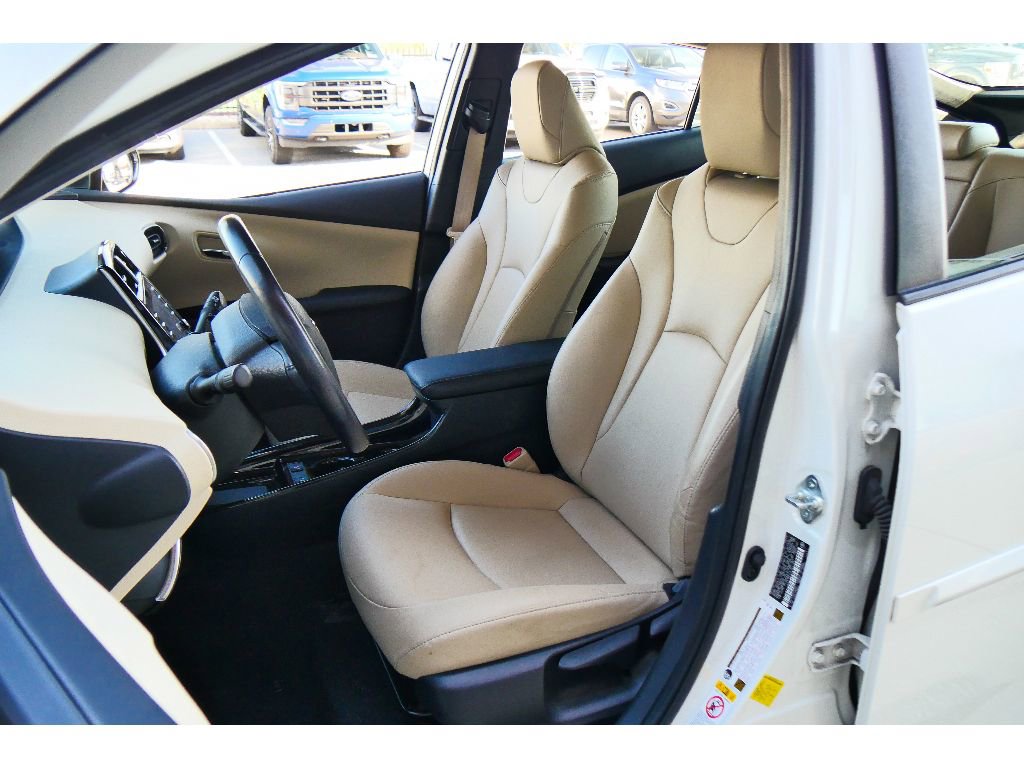 Used 2020 Toyota Prius XLE AWD/4WD image 10