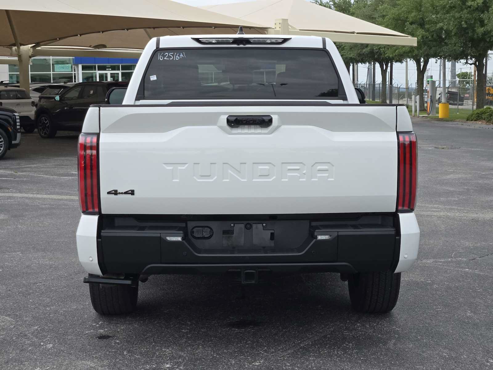 Used 2024 Toyota Tundra Limited AWD/4WD image 4