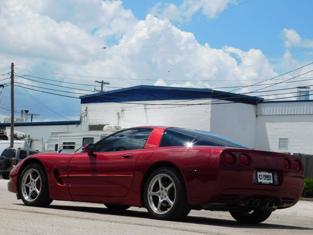 Used 2004 Chevrolet Corvette Coupe w/ Roof Package RWD image 5