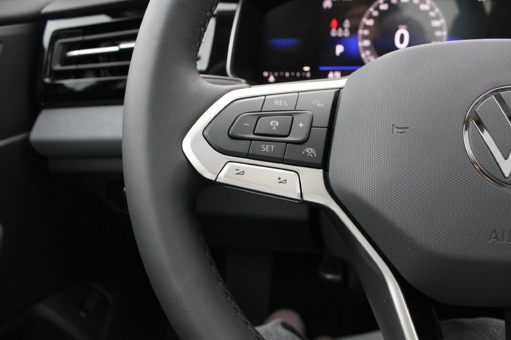 New 2027 Volkswagen Jetta SE FWD image 13