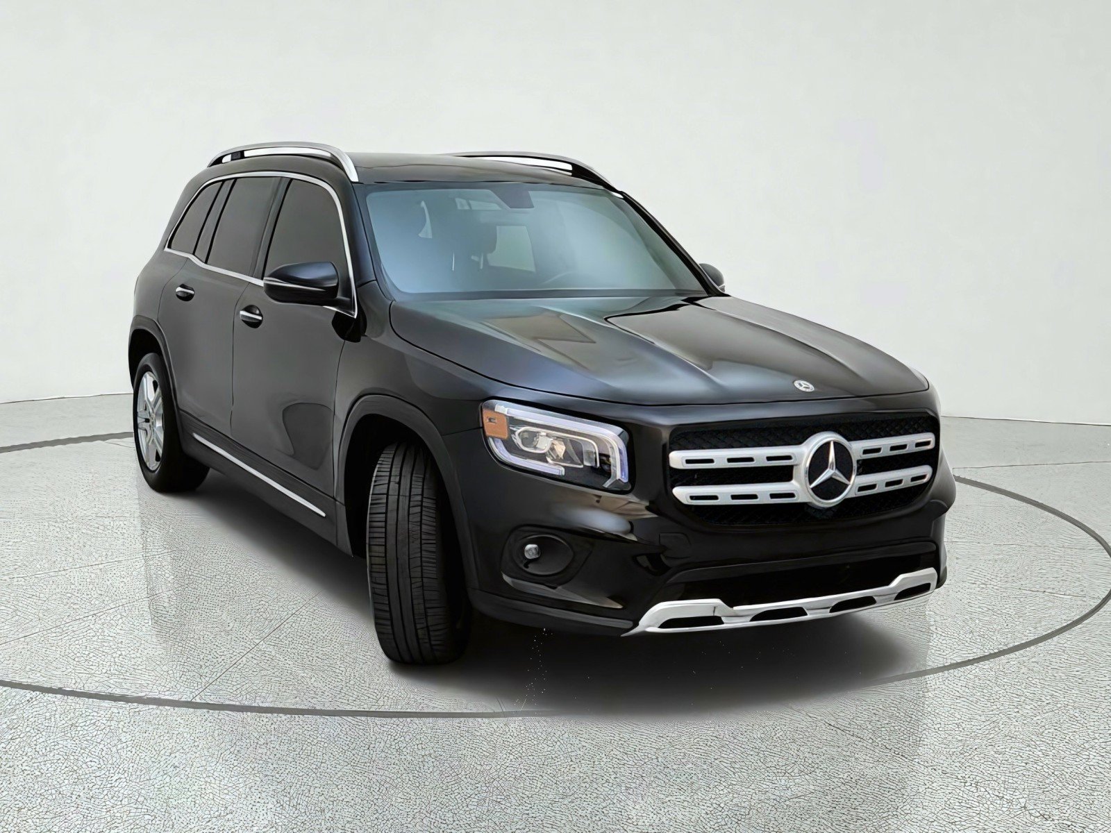 Used 2023 Mercedes-Benz GLB 250 image 4