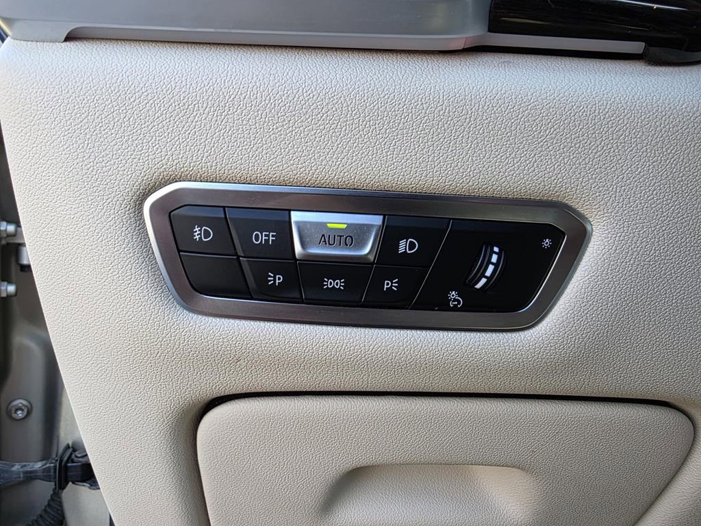 Used 2019 BMW X5 xDrive40i w/ Executive Package image 14