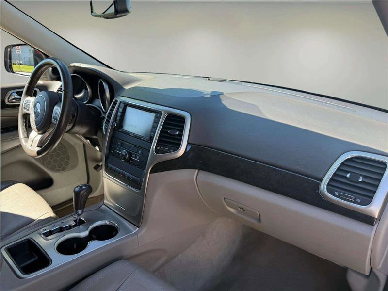 Used 2013 Jeep Grand Cherokee Laredo image 29
