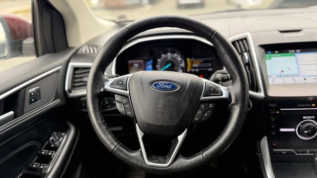 Used 2016 Ford Edge Titanium w/ Technology Package image 20