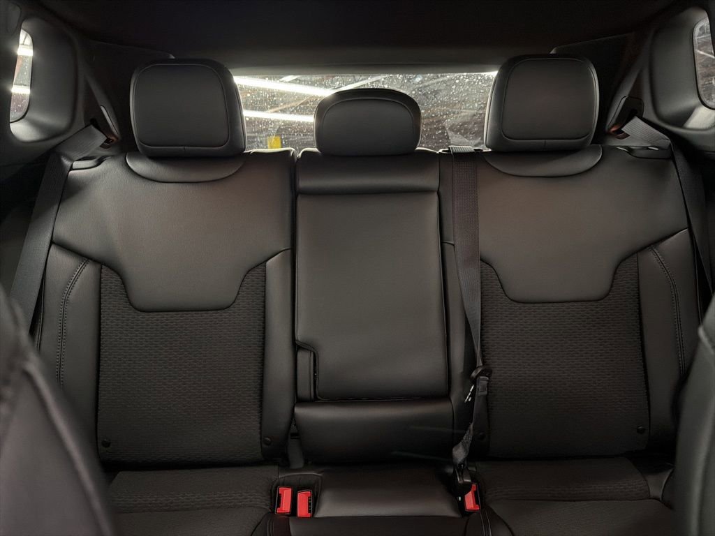 New 2026 Jeep Compass Latitude image 18